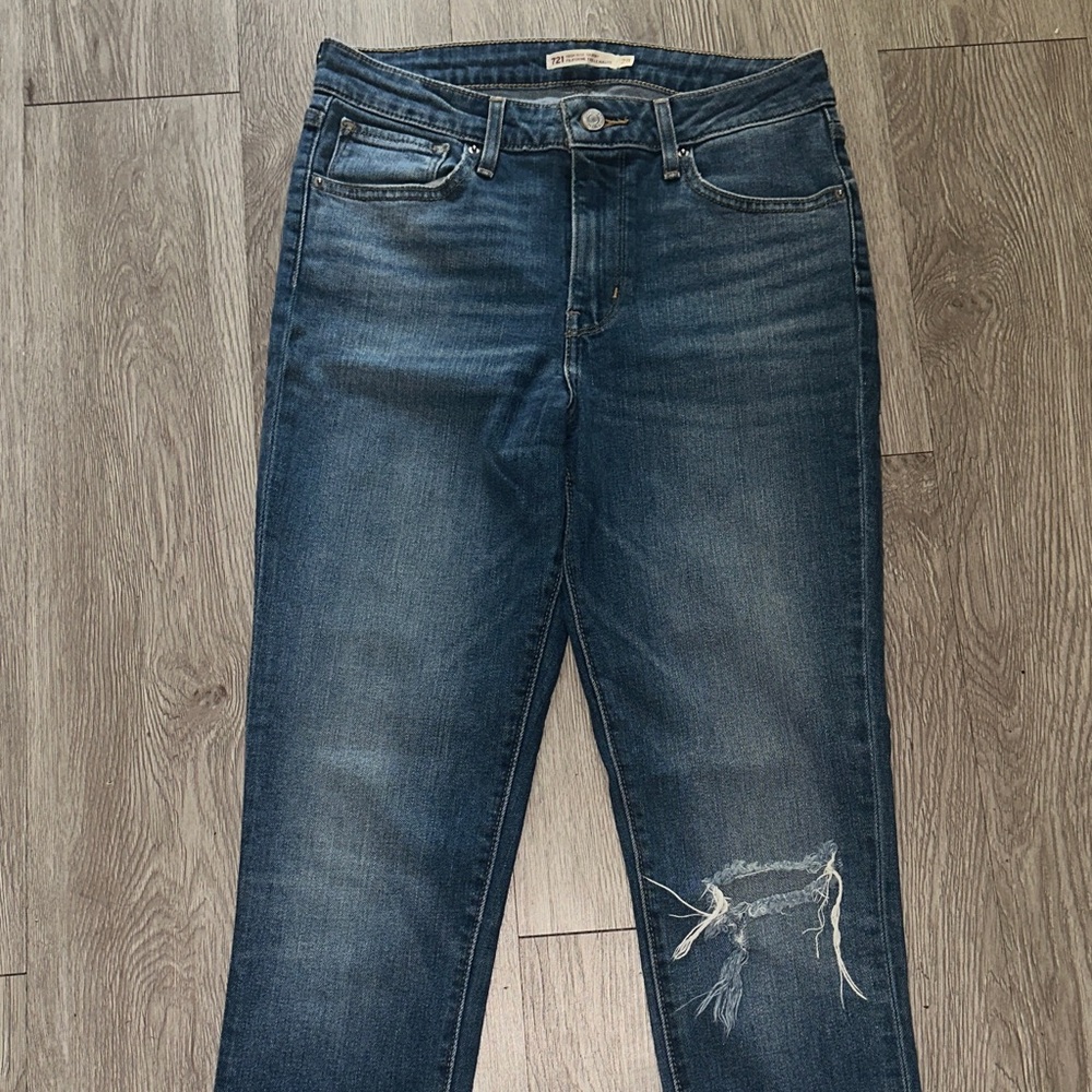 NWOT Levi's 721 Women's Dark Blue Straight Leg Jeans